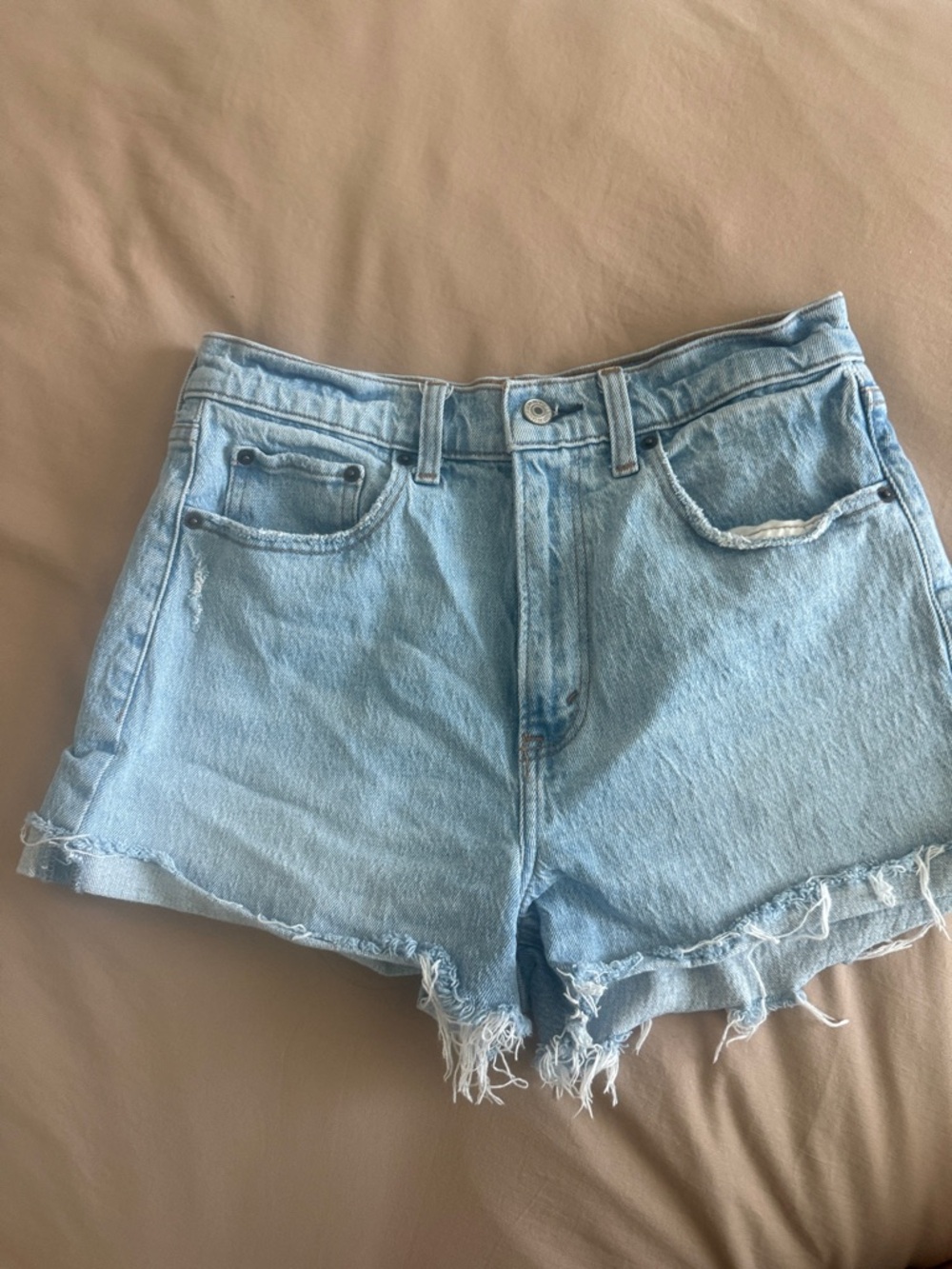 Abercrombie & Fitch Light Wash Frayed Hem Denim Shorts